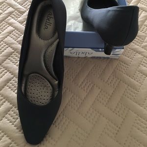 Navy blue cloth kitten heel pumps